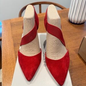 Bandolino Red Suede Zadie Pumps - NWT